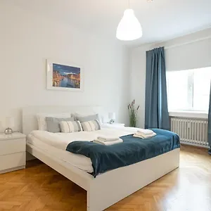 city-center-operastreet-apartment-italy.vienna-besthotels.com/