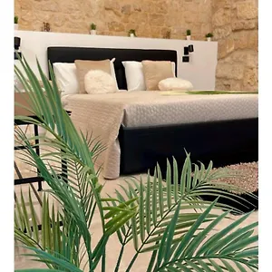Whiteflower Apartment